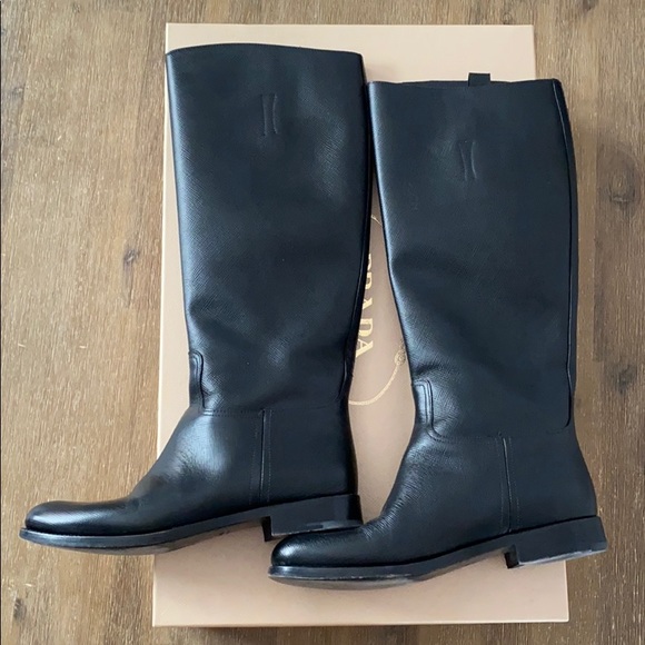 Black leather Prada boots - Picture 2 of 3